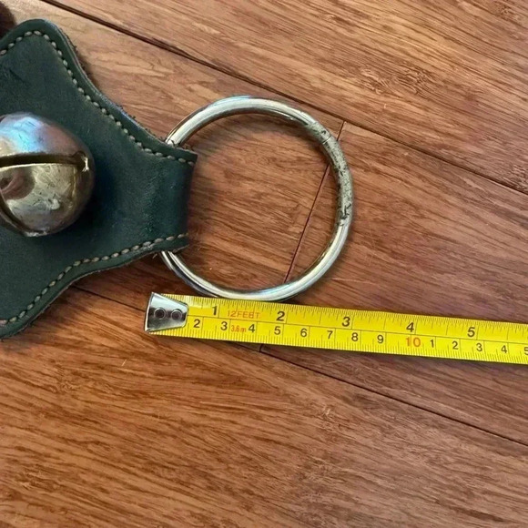 VTG Large Leather Green Tree with Brass Bells Sleigh Bell Door Hanger - Picture 3 of 5